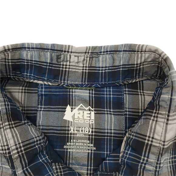 Rei Coop Shirt Boys XL (18) Blue Plaid Button Up Outdoor Roll Tab Sleeve Travel - Picture 10 of 11
